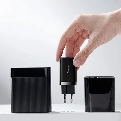 Baseus Super Si Pro Quick Charger - Vægoplader - Hurtigoplader QC3.0 / PD 30W - 100-240V til USB - 2xUSB Type A/C - Sort